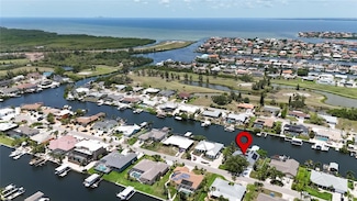 907 Golf Island Dr, Apollo Beach, FL 33572