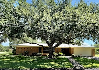803 Leland St, Kenedy, TX 78119