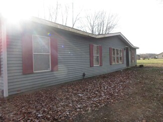 7090 W Mcatee Ln, Petersburg, IN 47567