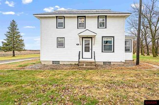 10 Howard St, Frost, MN 56033