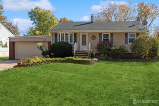205 Runyon Ave, Piscataway, NJ 08854