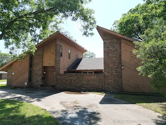 141 G St SW, Ardmore, OK 73401