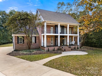 1713 Oak Park Ct, Iron Station, NC 28080