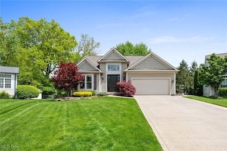 3261 Bridgeport Dr, North Olmsted, OH 44070