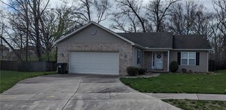965 Briarwood Ct, Charleston, IL 61920