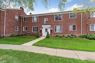 22930 Allen Ct Unit 115, Saint Clair Shores, MI 48080