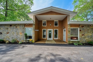 10 Hunter Ave, Miller Place, NY 11764