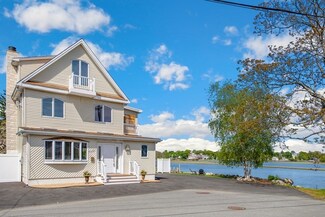 1 Vincent St, Saugus, MA 01906