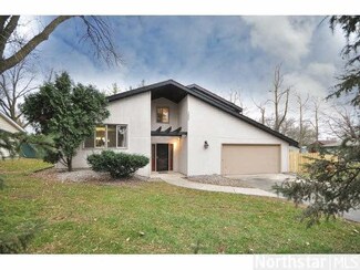 1950 County Road D W, Roseville, MN 55112
