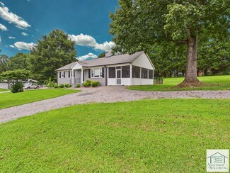 195 Marigold Ln, Ararat, VA 24053