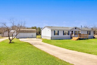 8921 S Monterrey Dr, Alvarado, TX 76009