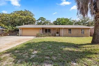 715 Crestwood St, Mary Esther, FL 32569