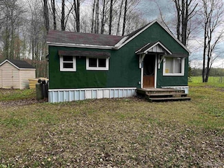 3946 Storm Rd, Chatham, MI 49816