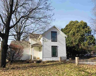 332 N 4th St, West Branch, IA 52358