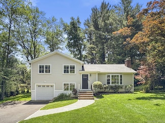 7 Ambler Rd W, Westport, CT 06880