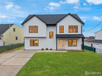 33 Elm Terrace, Parlin, NJ 08859