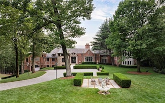 4665 Riverview Rd, Atlanta, GA 30327