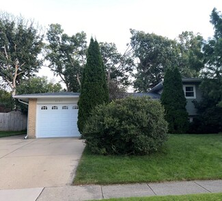 3131 Everglade Ave, Woodridge, IL 60517