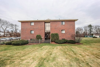 434 Abbott Farm Ln, Hudson, NH 03051