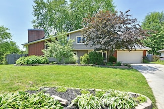 2700 Yellowwood Ct, Columbus, IN 47203