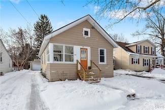 107 Marsden Rd, Syracuse, NY 13208