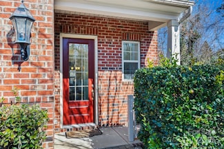615 Bourton House Dr, Charlotte, NC 28211