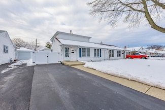 8912 S Ryan Rd, Hometown, IL 60456