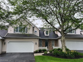 23 Fieldstone, Youngstown, OH 44514
