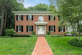 15 Cedar Rd, Chestnut Hill, MA 02467