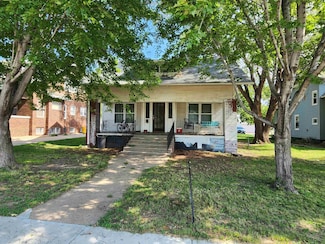 507 W 25th St, Kearney, NE 68845