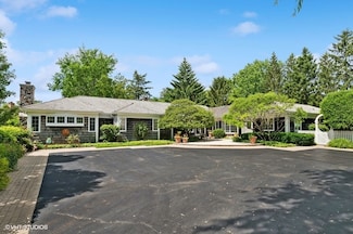 890 Windsor Rd, Highland Park, IL 60035