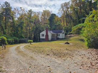 2820 Riverside Dr, Knoxville, TN 37914