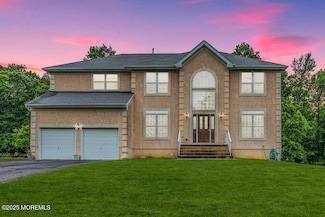 8 Connor Dr, Manalapan, NJ 07726