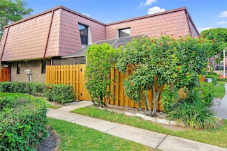 7801 Courtyard Run W, Boca Raton, FL 33433