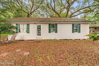 13084 Michael St, Biloxi, MS 39532