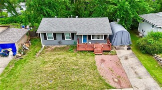 2725 Maverick Ln, Lawrence, KS 66046