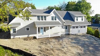 121 High St, Jamestown, RI 02835