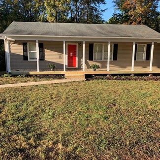 119 Redbud Ln, South Hill, VA 23970