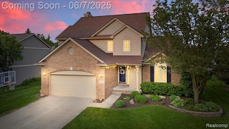 5602 Adderstone Dr, Clarkston, MI 48346