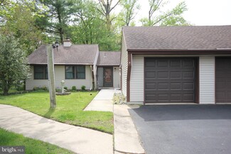 4 E Azalea Ln, Mount Laurel, NJ 08054