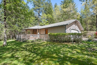 3999 Cloverlawn Dr, Grants Pass, OR 97527