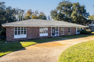 337 Oakridge Cir, Biloxi, MS 39531