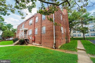 22 Danbury St SE Unit 2, Washington, DC 20032
