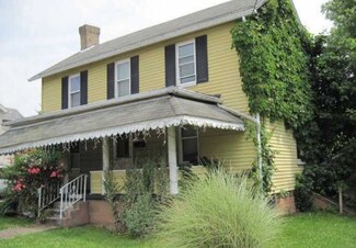 38 5th Ave, Scottdale, PA 15683