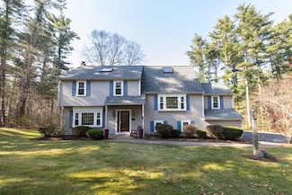 17 Leonard St, Carver, MA 02330