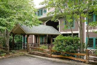 222 Creekside Way Unit D-202, Burnsville, NC 28714