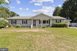 212 Greenview Dr, Dover, DE 19901