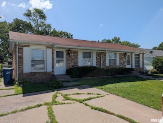 1012 & 1014 12th St, Silvis, IL 61282