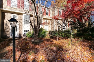 1589 Woodcrest Dr, Reston, VA 20194