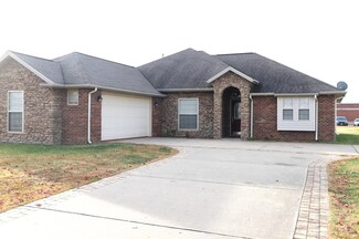 3009 Fairway Cir, Neosho, MO 64850